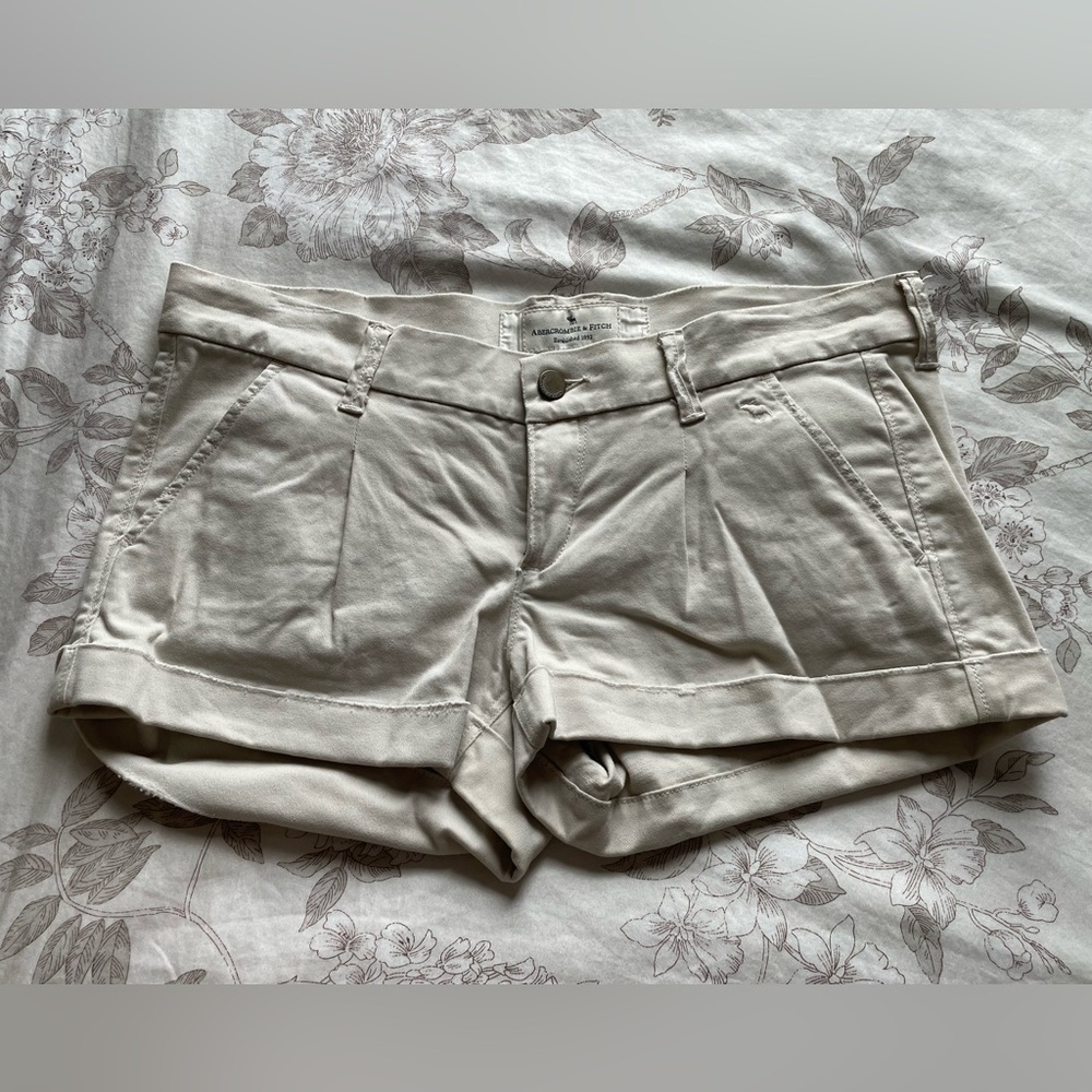 Abercrombie Y2K Low‎ Rise Micro Mini Chino Shorts 6 Cream Preppy Bratz Casual